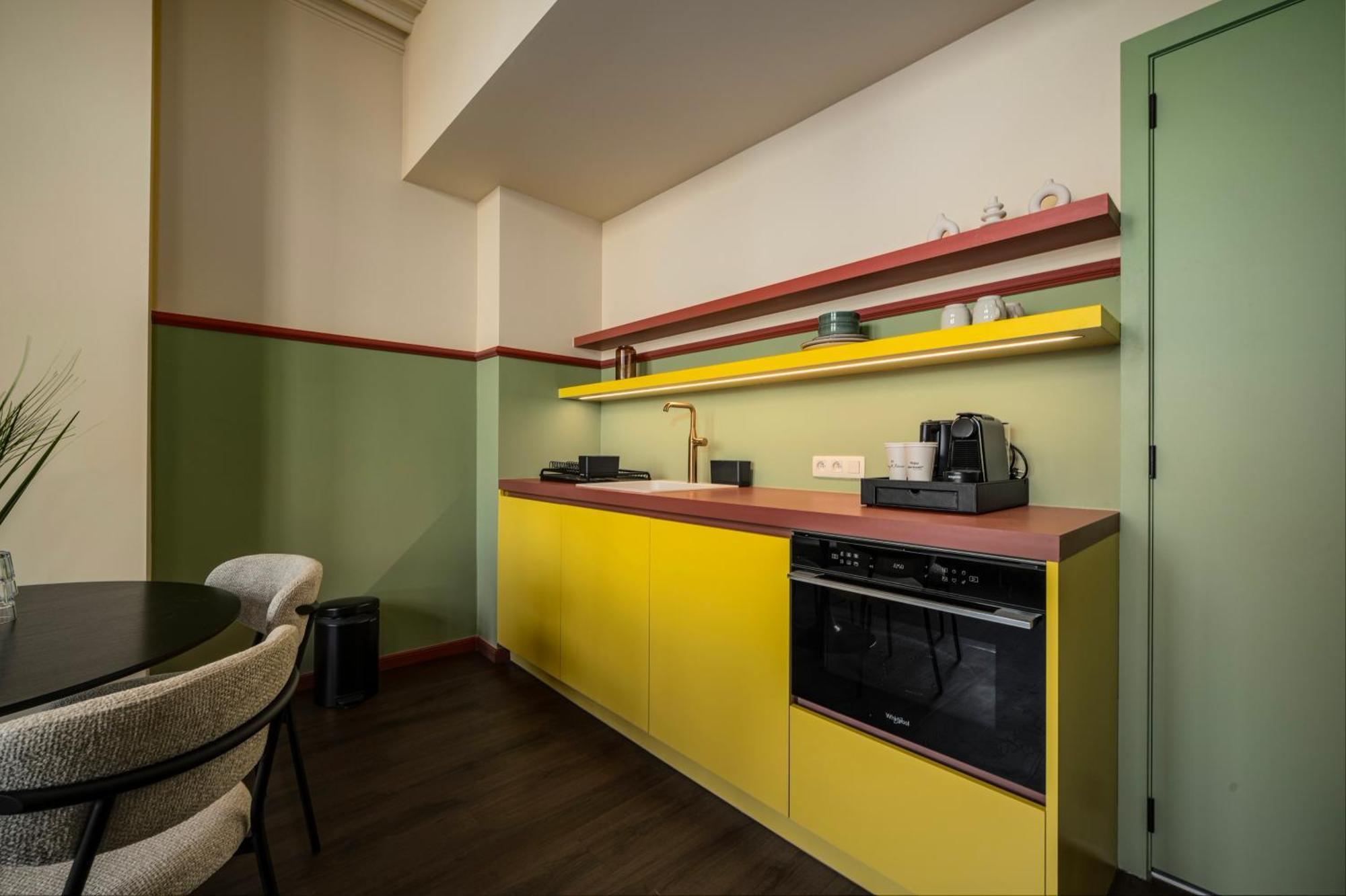 Aparthotel The Queen's Twelve By Romy&travis