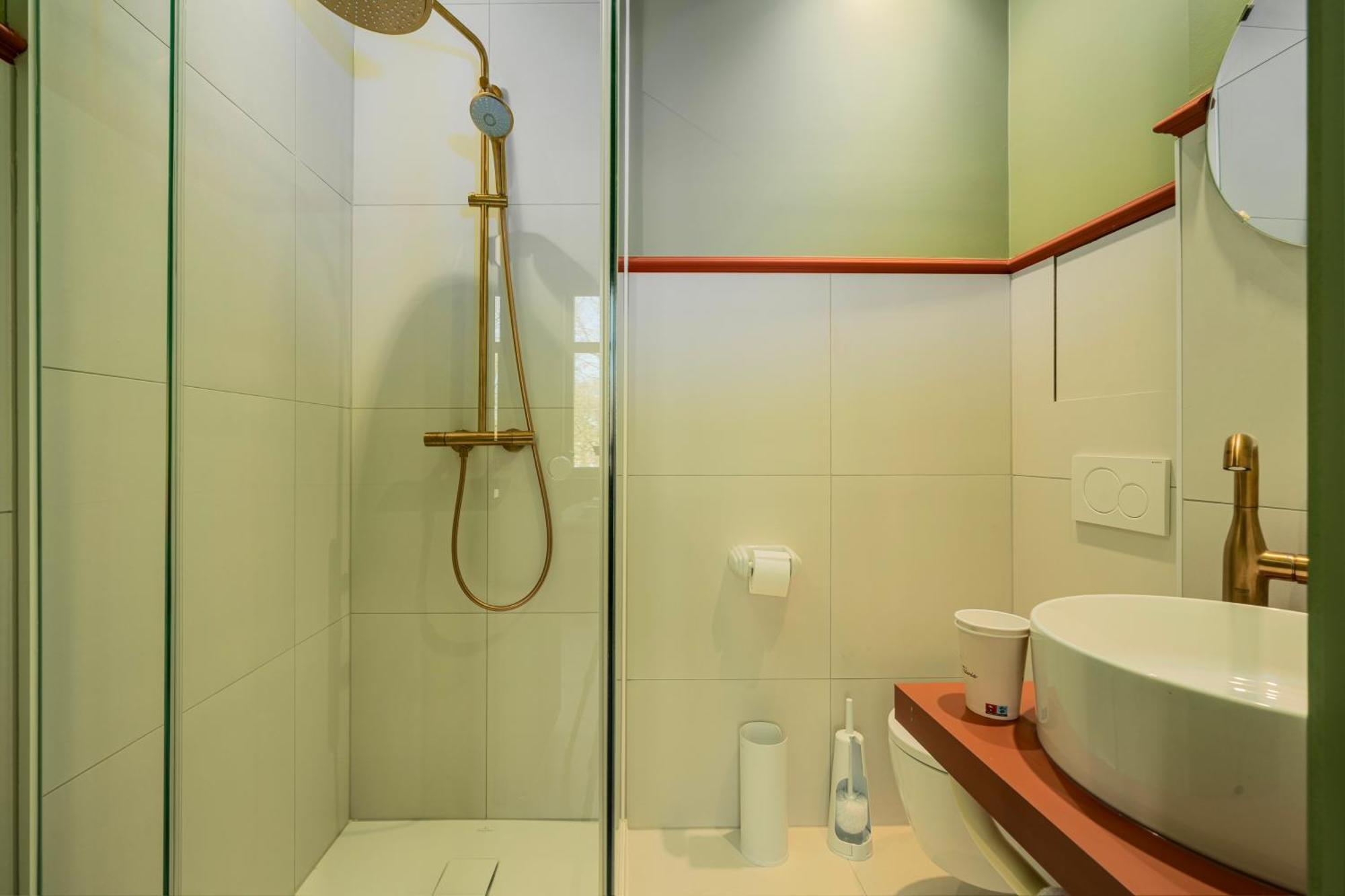 The Queen's Twelve By Romy&travis Aparthotel Bruges