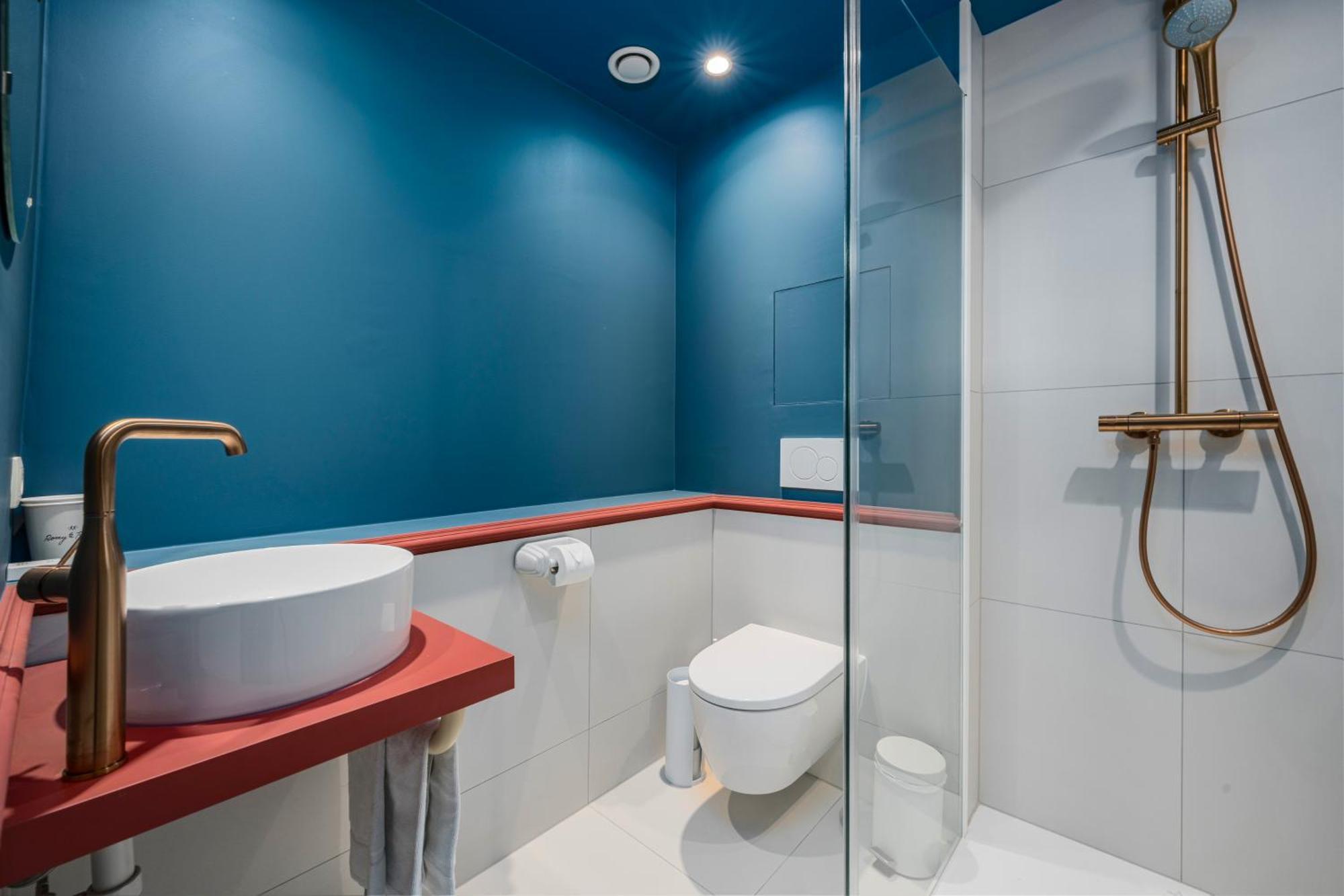 The Queen's Twelve By Romy&travis Aparthotel